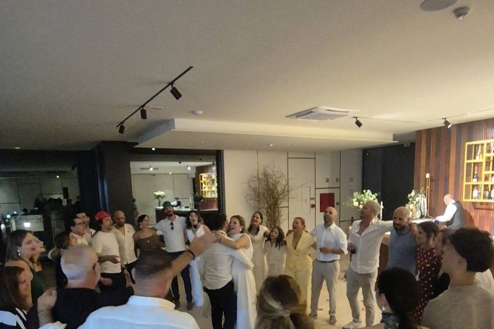 Única