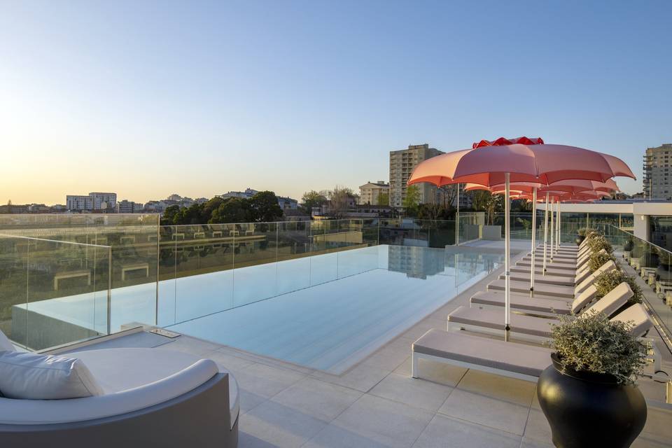 Infinity Rooftop Swimming Pool