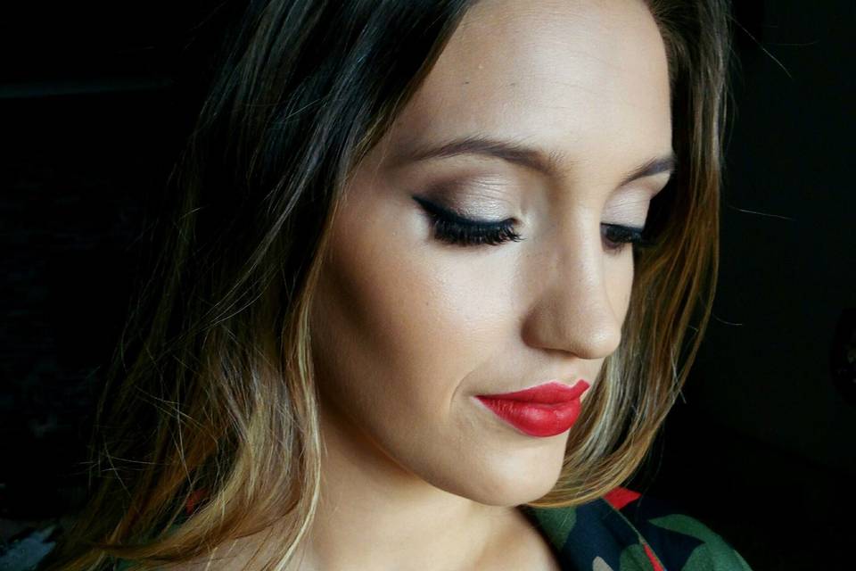 Classic Makeup - red lips