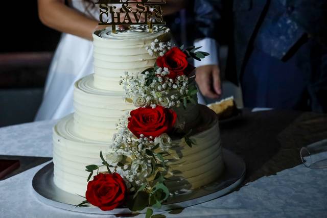 Bolo com um toque romântico