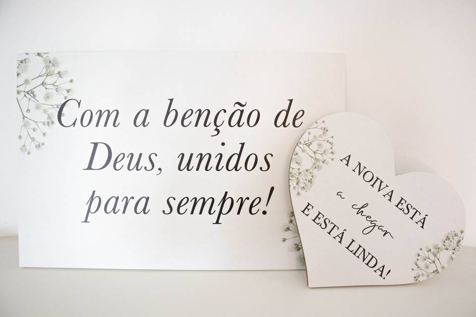 Placas entrada na igreja