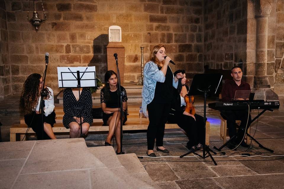 Com coro e violino