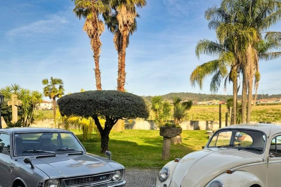 Toyota KE 25 SR e VW Carocha