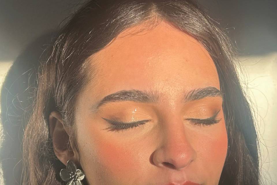 Maquilhagem por Matilde Canhão