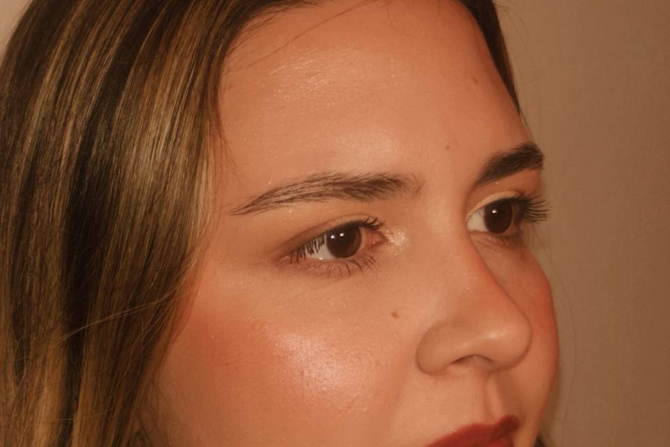 Maquilhagem por Matilde Canhão