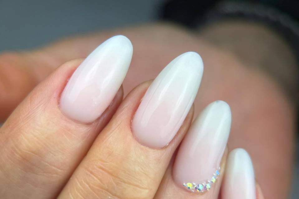 Elegância nas mãos.