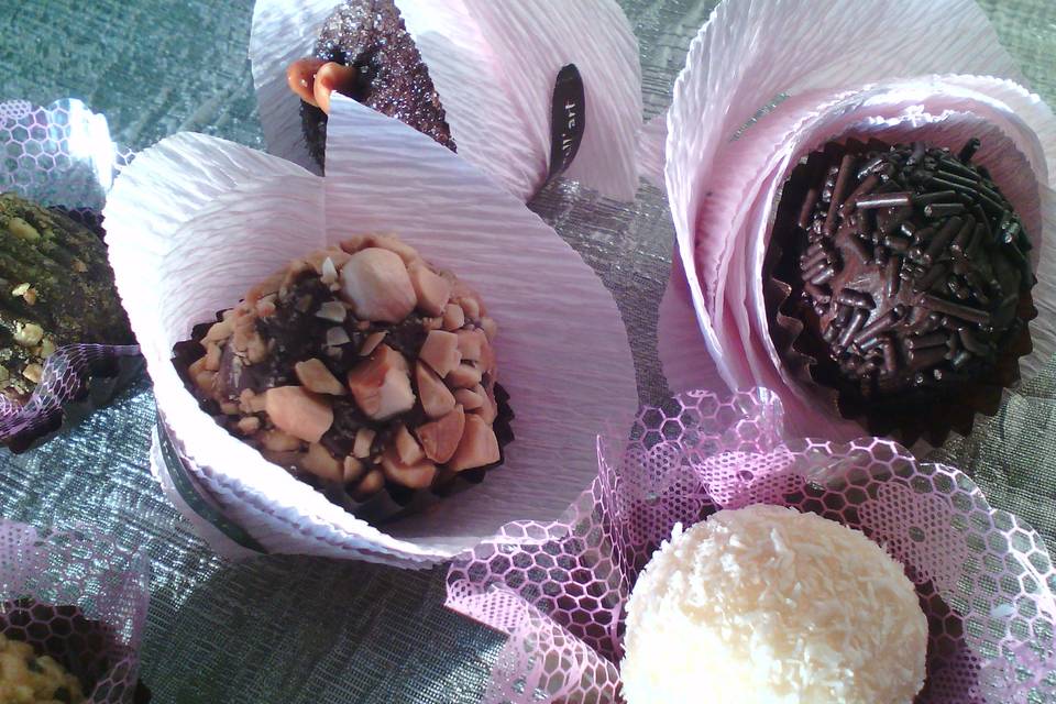 Brigadeiros trufas bombons