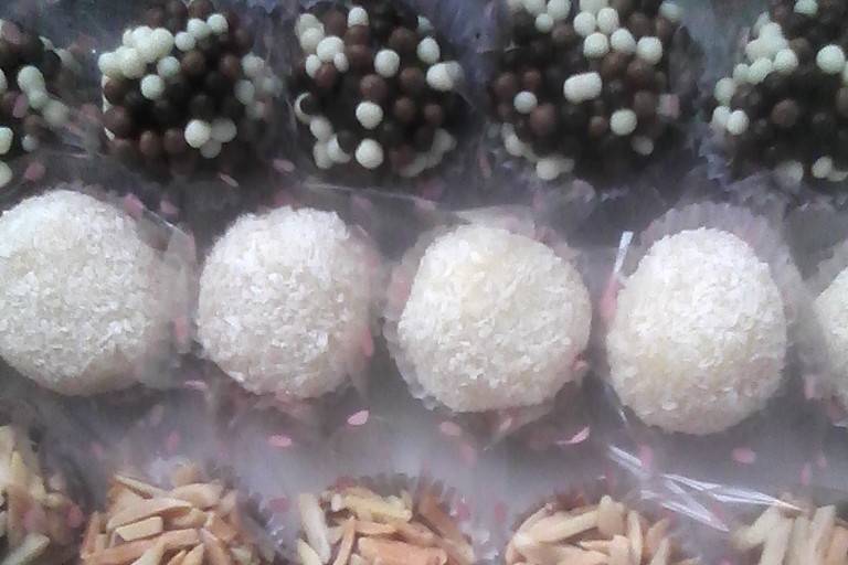 Brigadeiros trufas bombons