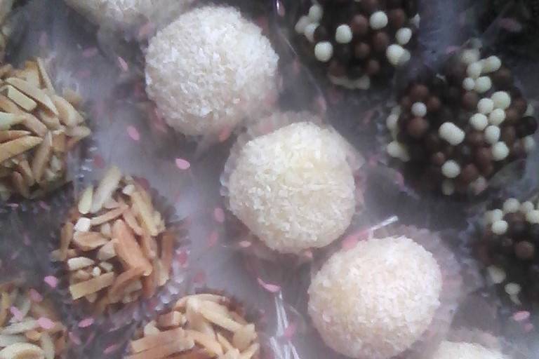 Brigadeiros trufas bombons