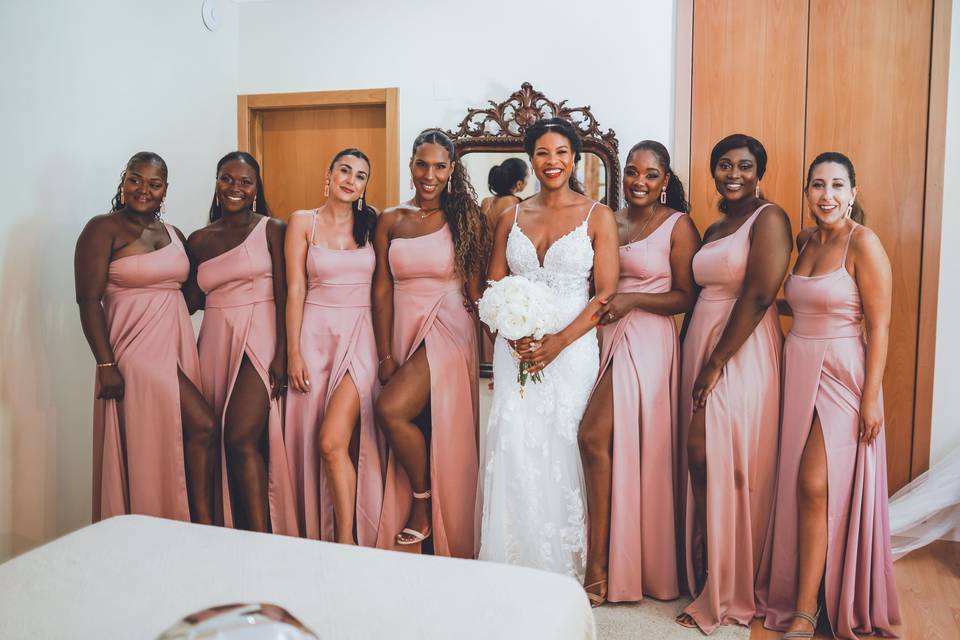 GT with bridemaids