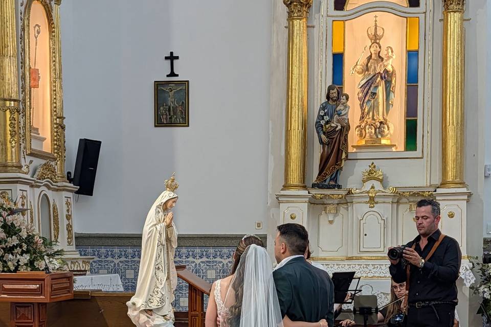 Entrega Ramo a nossa senhora