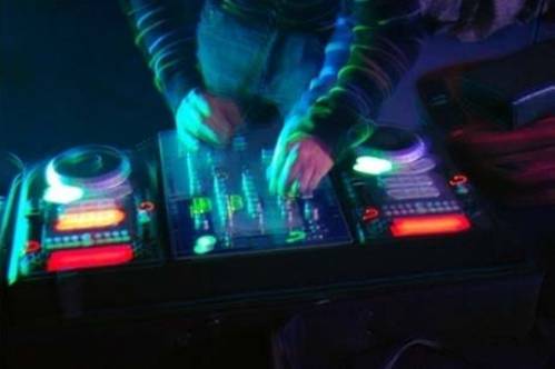 DJs para animar sua festa