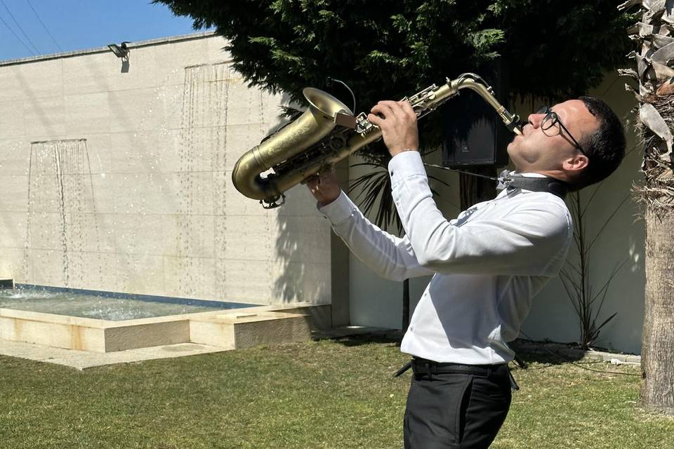 Saxofonista Filipe Antunes - Sax e DJ