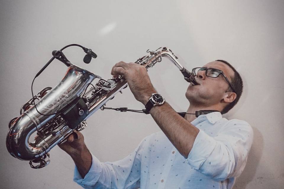 Saxofonista Filipe Antunes - Sax e DJ