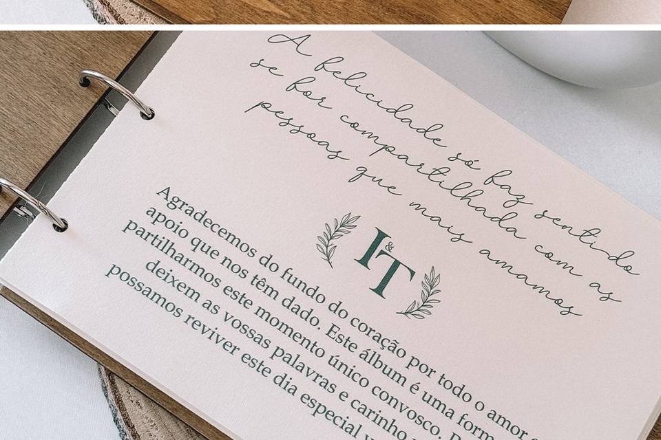 Albúm personalizado em madeira