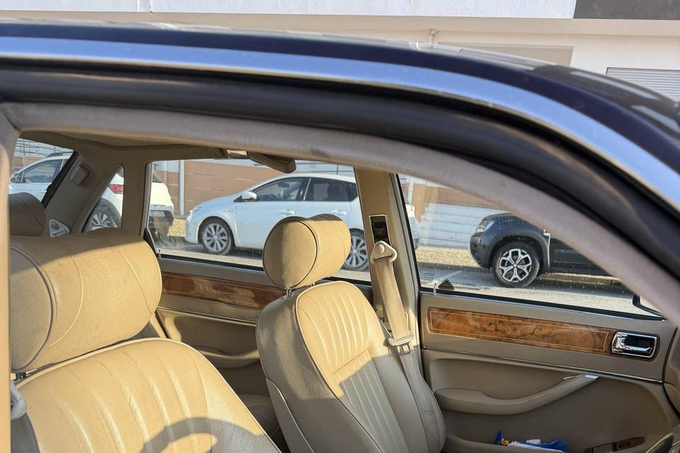 Jaguar XJ40 Sovereign 4.0