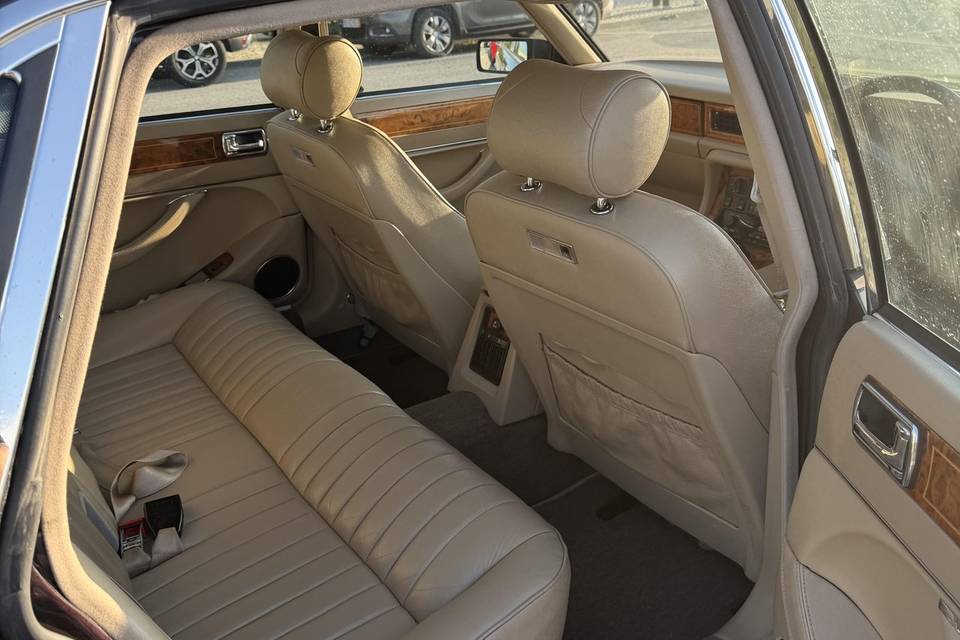 Jaguar XJ40 Sovereign 4.0