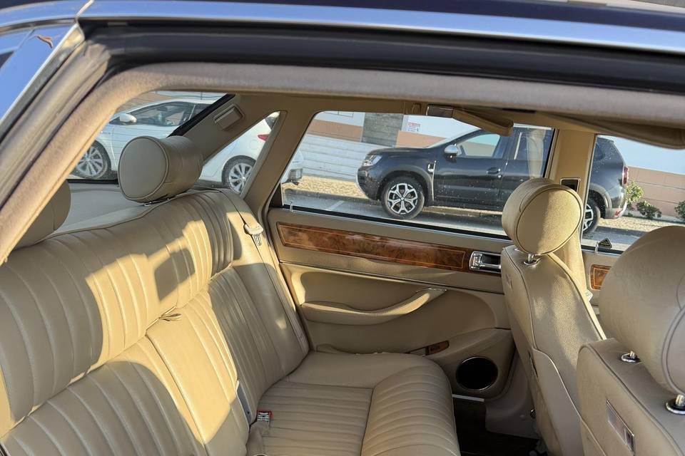 Jaguar XJ40 Sovereign 4.0