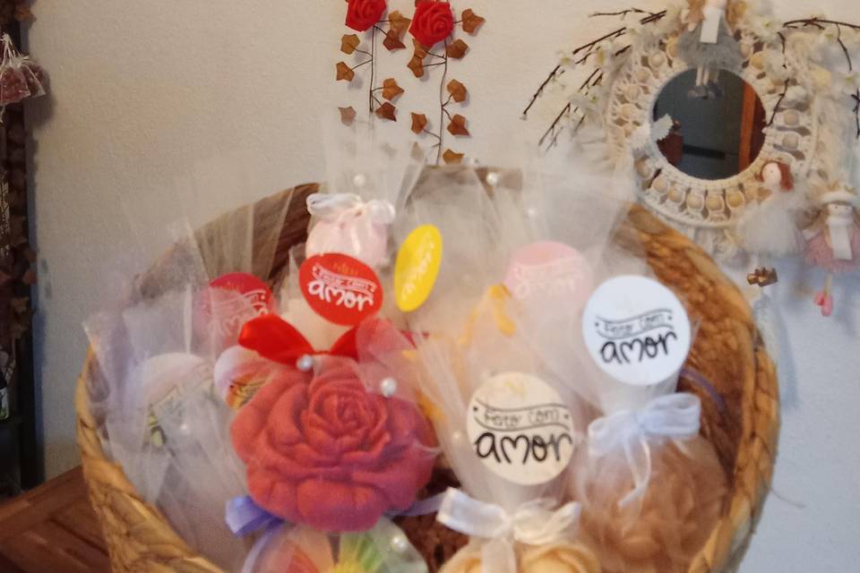 Várias flores em tule