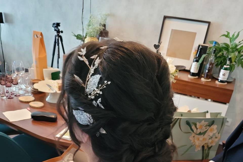 Penteado de noiva dois em um