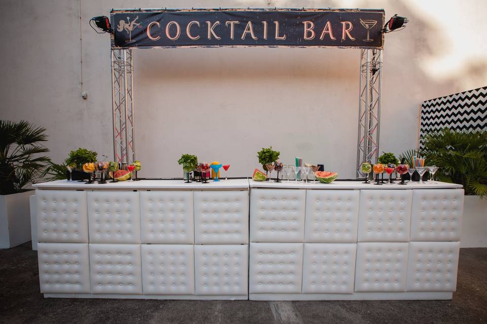 Cocktail bar