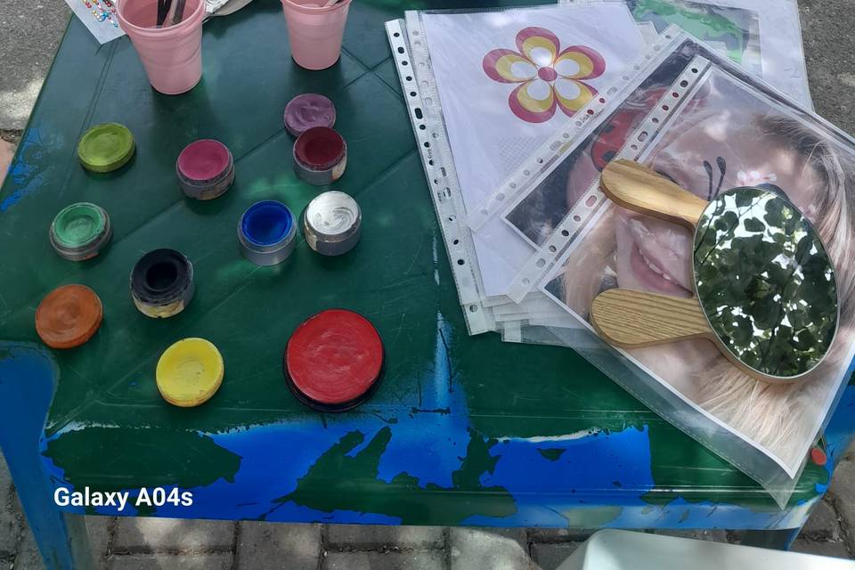 Pinturas faciais e tatuagens