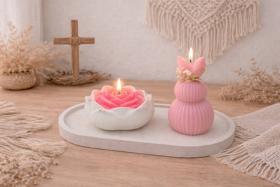 Peças em cerâmica com vela