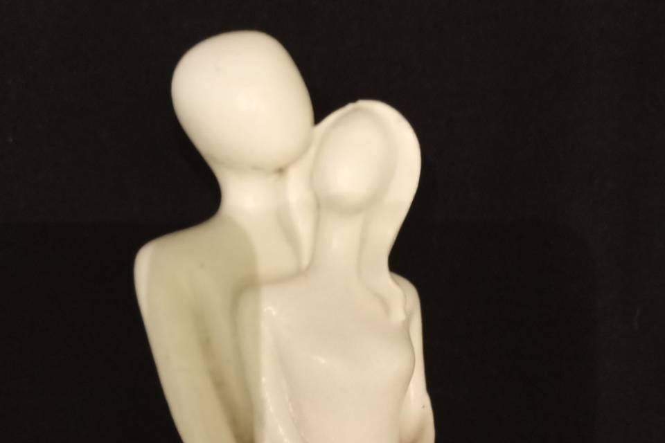 Casal abraçado