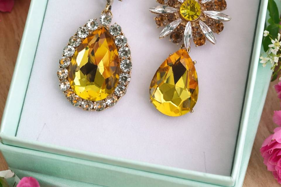 Brincos desiguais yellow