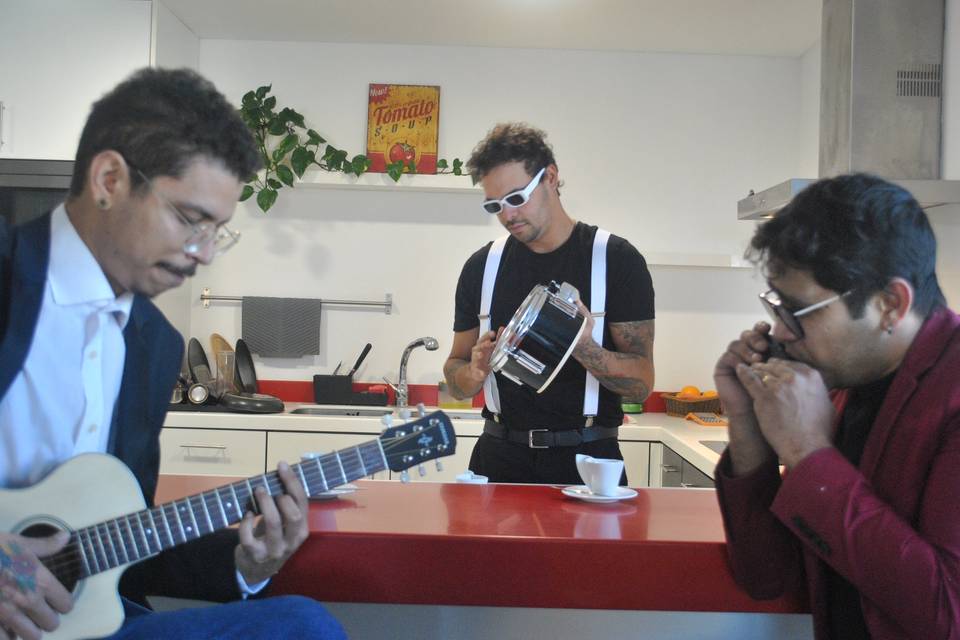 VOA – Music for Good Moments