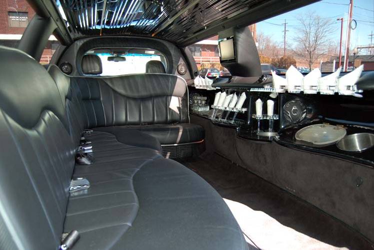 Vip limousines lincoln branca