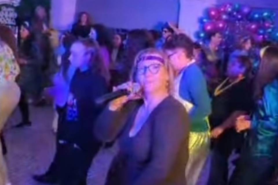 Festa ao rubro