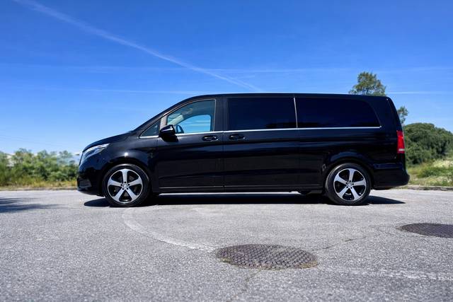 Mercedes- Benz V 8 Lugares