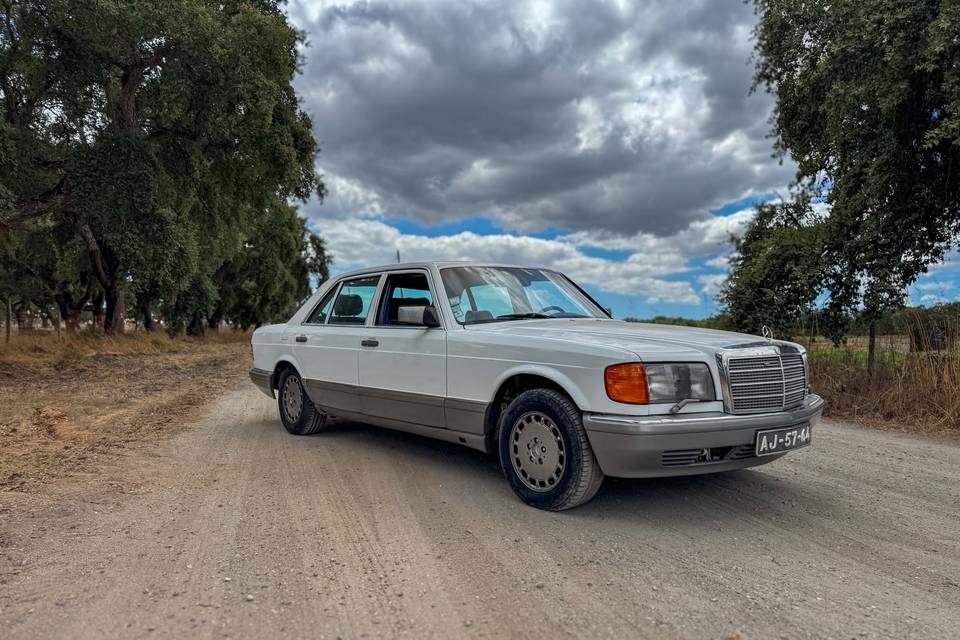 MercedesBenz W126 560 SEL 1985