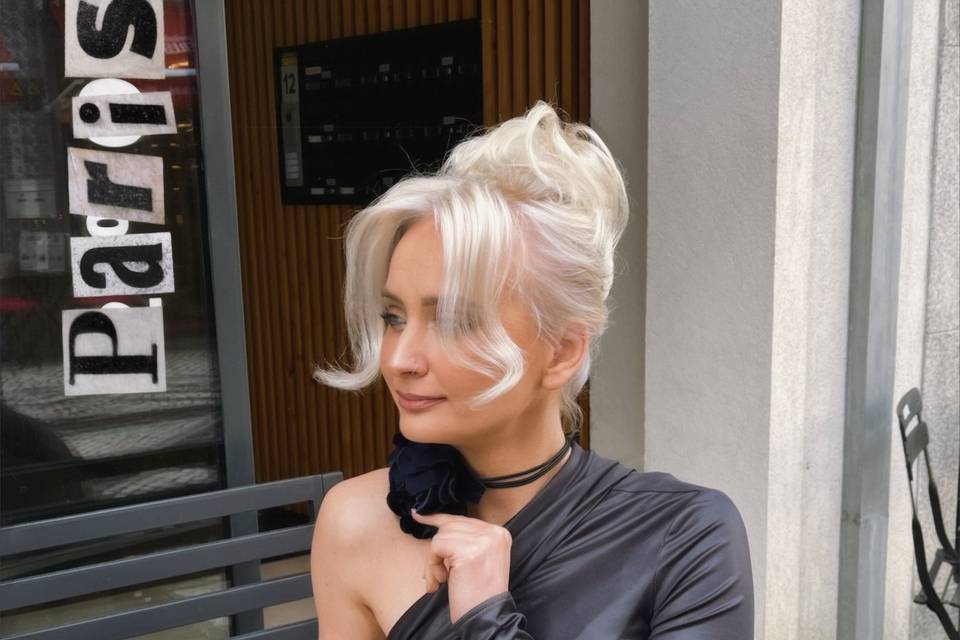 Daria Narskina- Hairstylist and Make'up