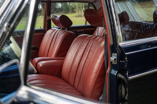 Mercedes 300 sel limusine