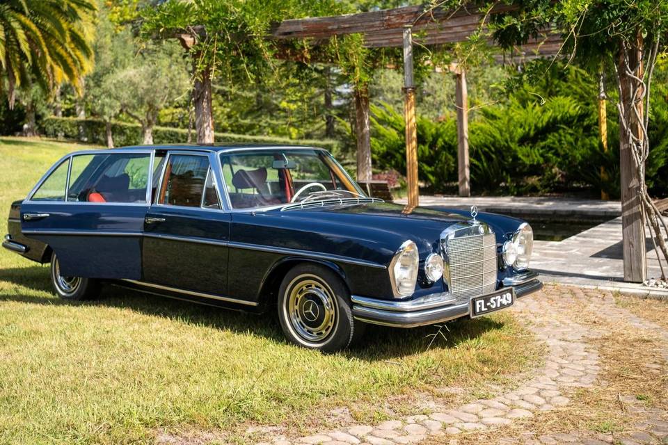 Mercedes 300 sel limusine