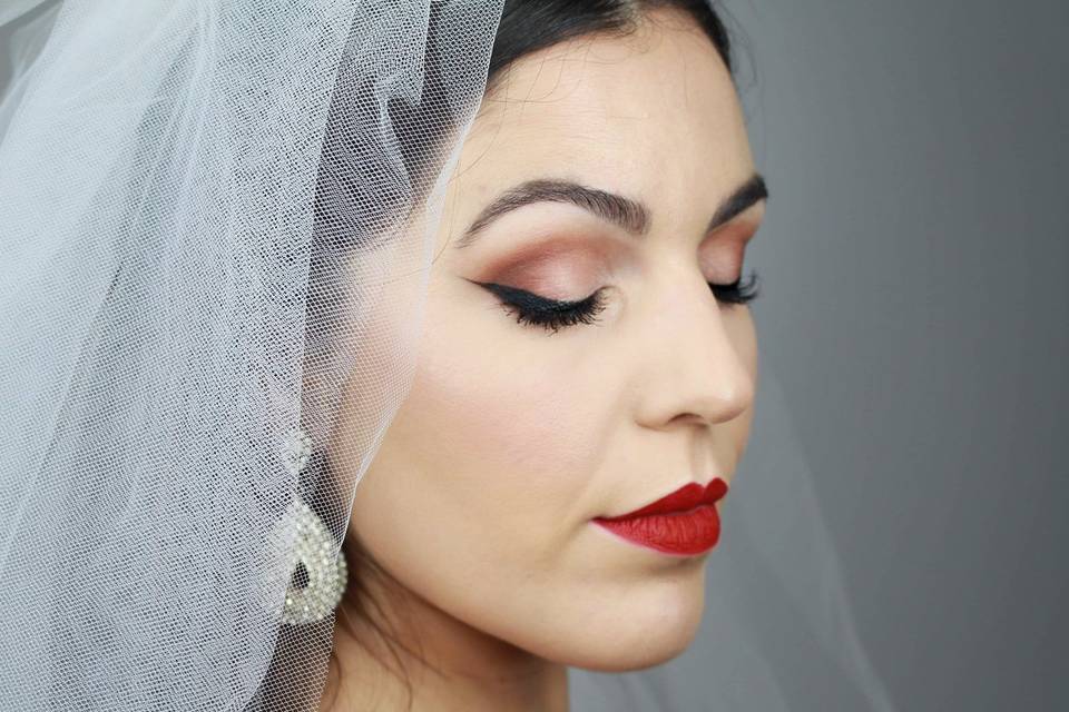 Beauty shoot glam bride