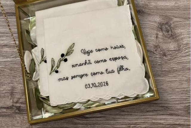 Lenços com texto personalizado