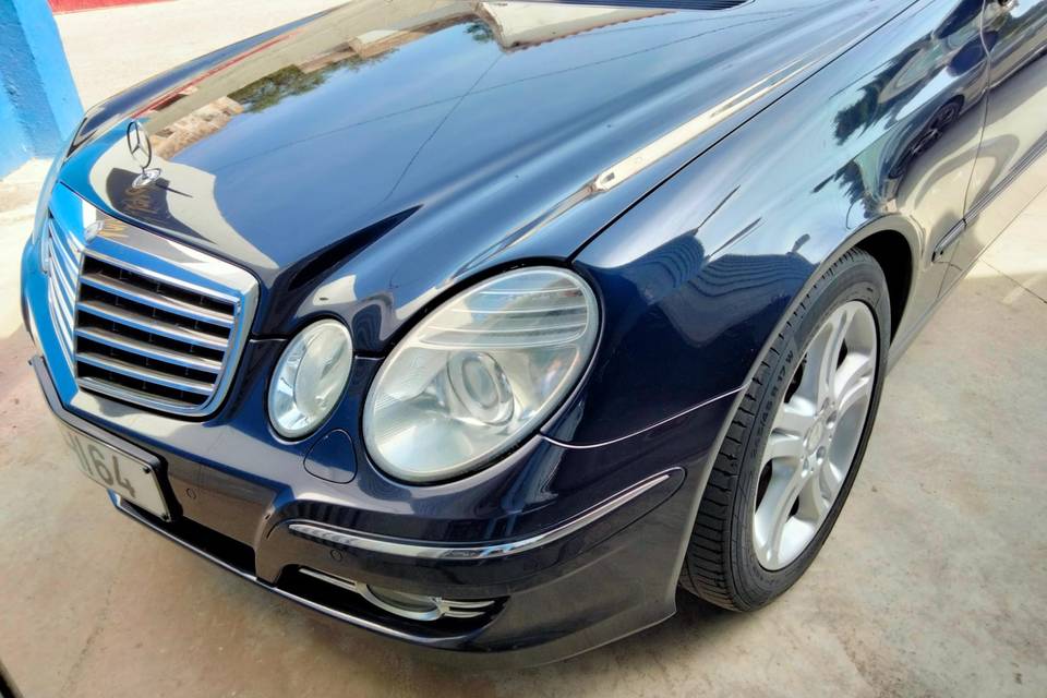 Mercedes E 4 PAX