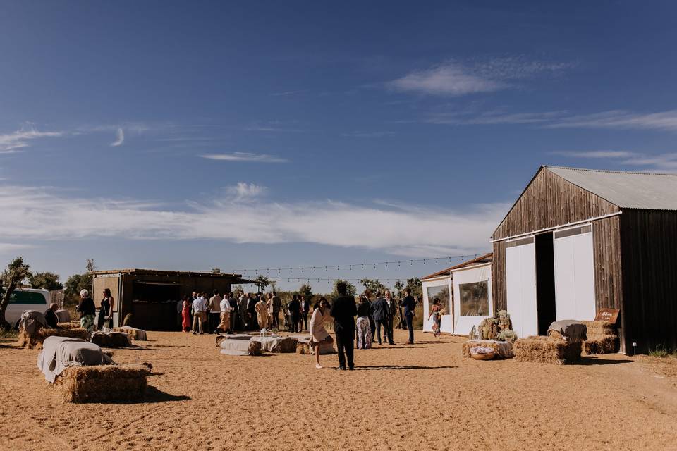 Celeiro e espaço exterior