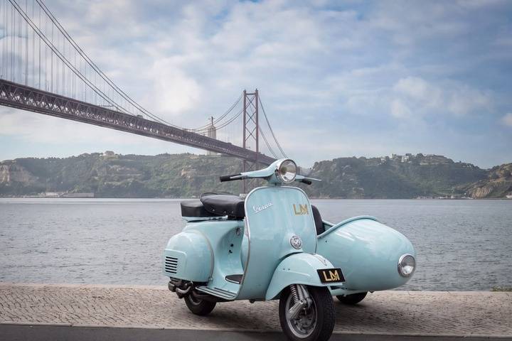 Vespa com sidecar