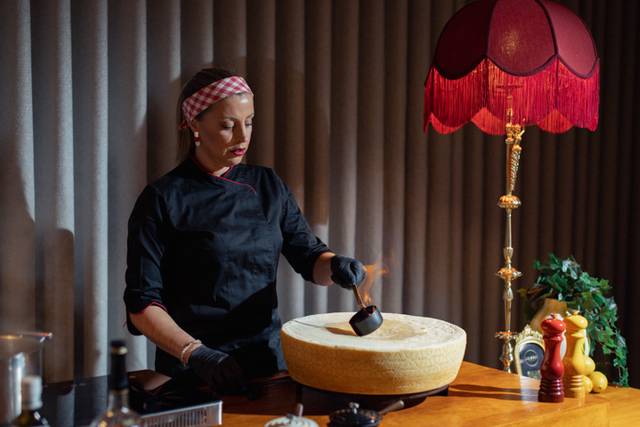 Massa no queijo Grana Padano