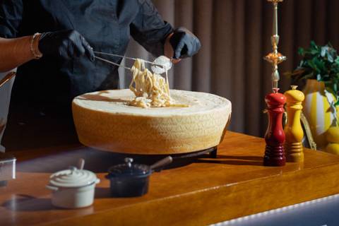 Massa no queijo Grana Padano