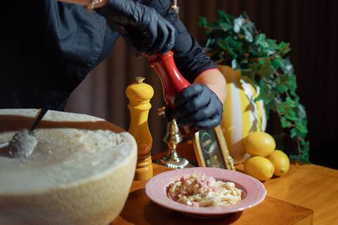 Massa no queijo Grana Padano