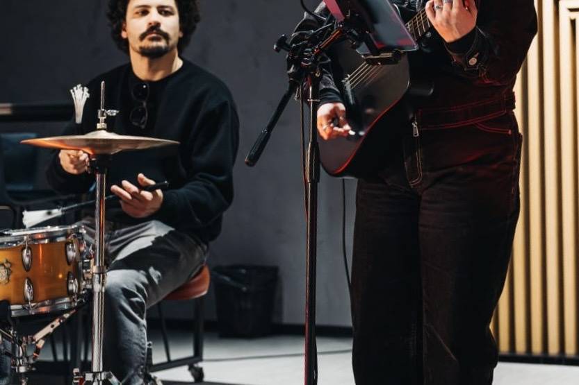 Voz, guitarra e bateria