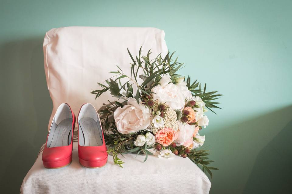 Sapatos e bouquet