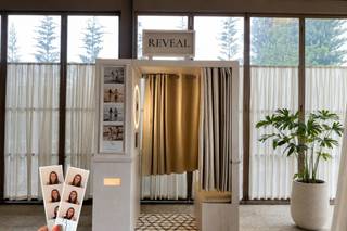 Reveal - Luxury Photobooth Experiences