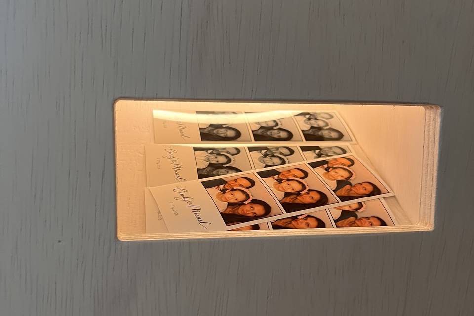 Três poses, duas tiras de foto