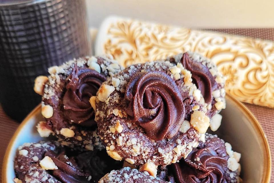 Biscoitos de cacau com avelã e trufa